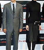 Filename=TokyoPhotocall09.jpg
Filesize=108KiB
Dimensions=728x1200
Date added=Apr 17, 2007 TokyoPhotocall09.jpg
