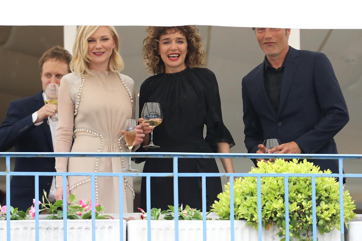 CannesJury_Dinner11.jpg