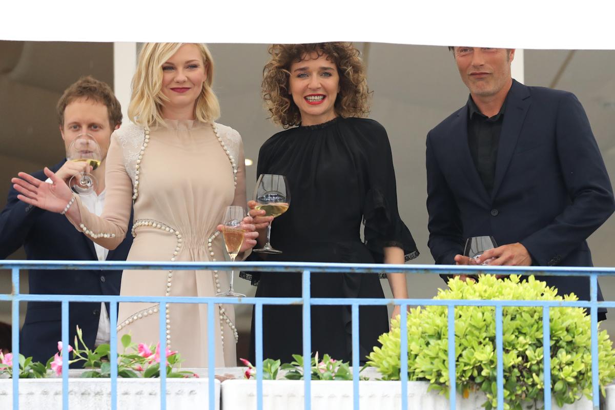 CannesJury_Dinner12.jpg