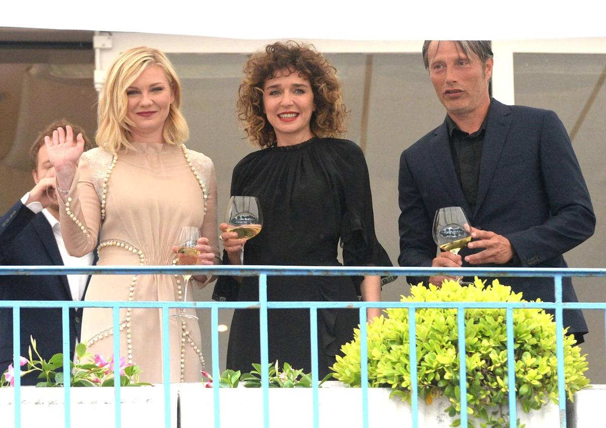 CannesJury_Dinner13.jpg