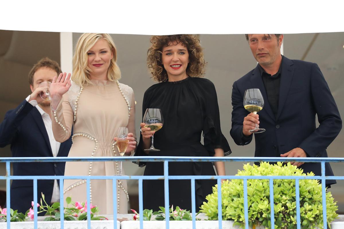 CannesJury_Dinner14.jpg