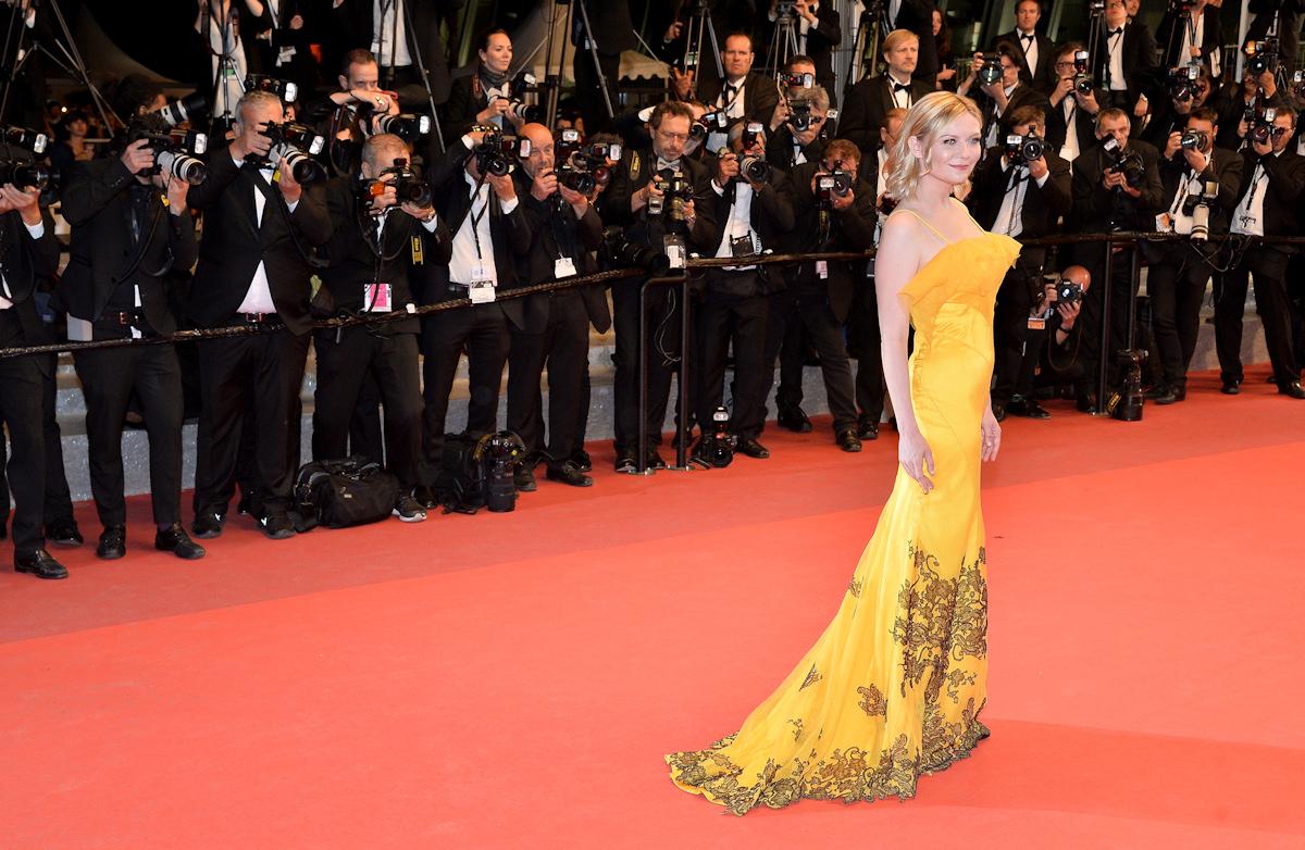 NeonDemon_CannesPremiere075.jpg