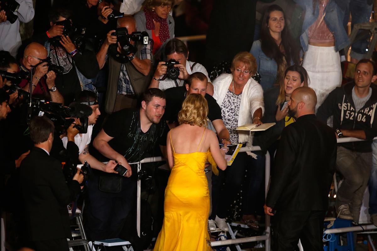 NeonDemon_CannesPremiere077.jpg