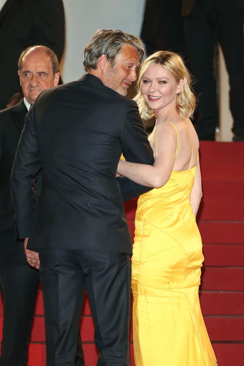 NeonDemon_CannesPremiere120.jpg