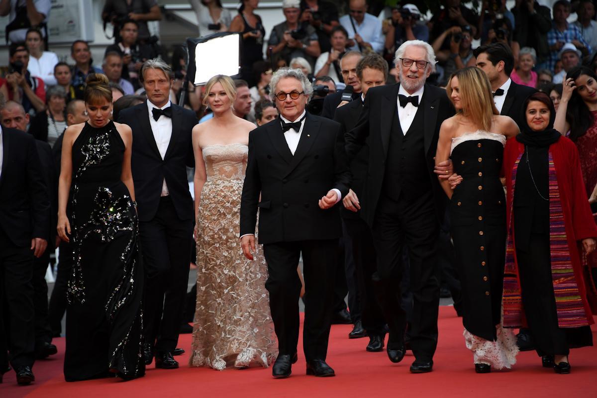 69thCannes_AwardsArrivals002.jpg