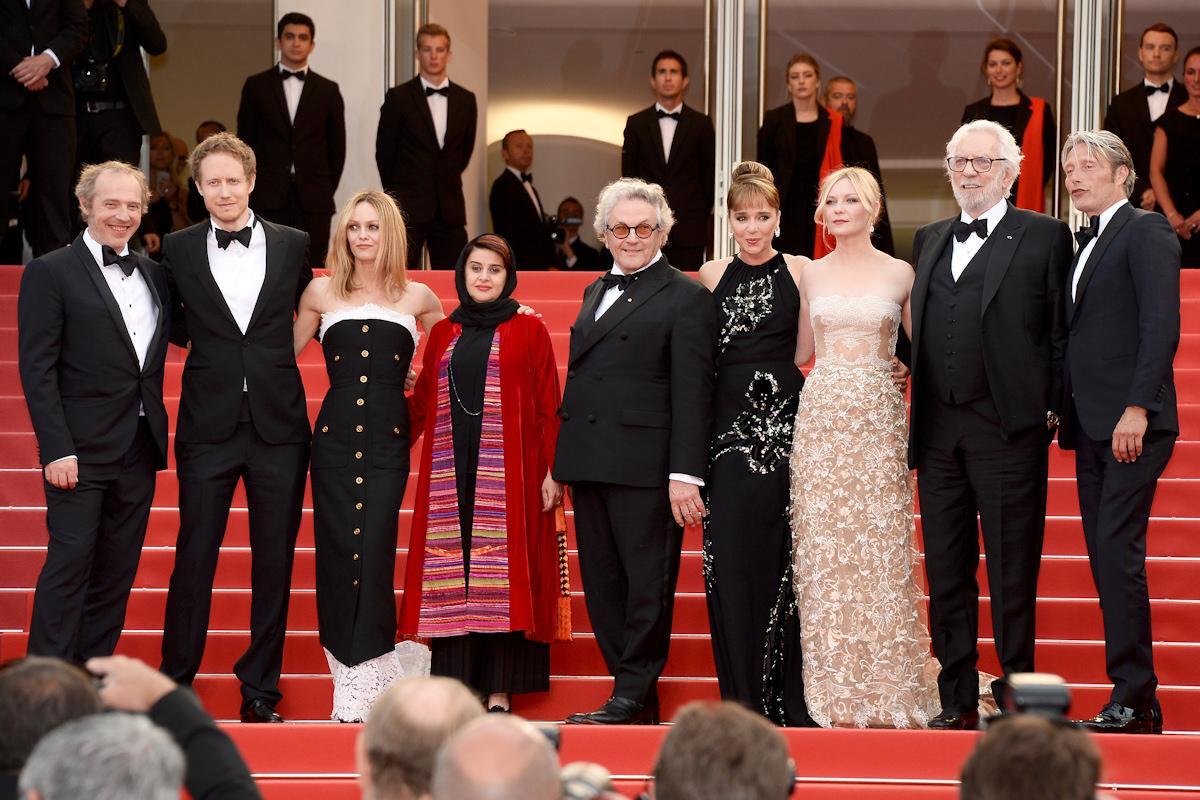 69thCannes_AwardsArrivals010.jpg