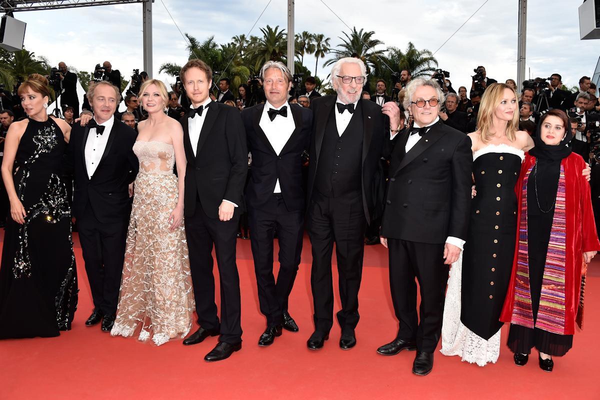 69thCannes_AwardsArrivals014.jpg