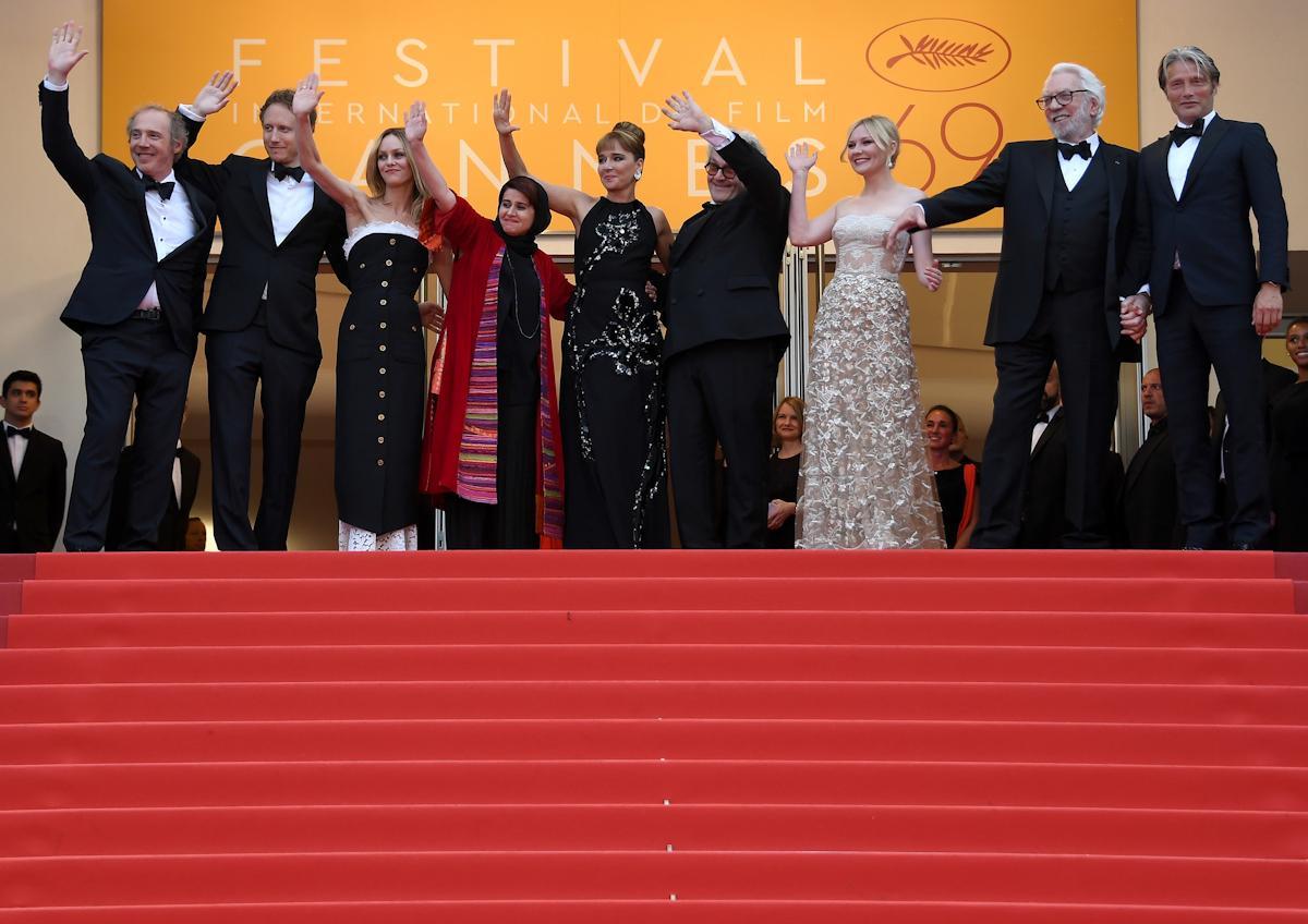 69thCannes_AwardsArrivals034.jpg