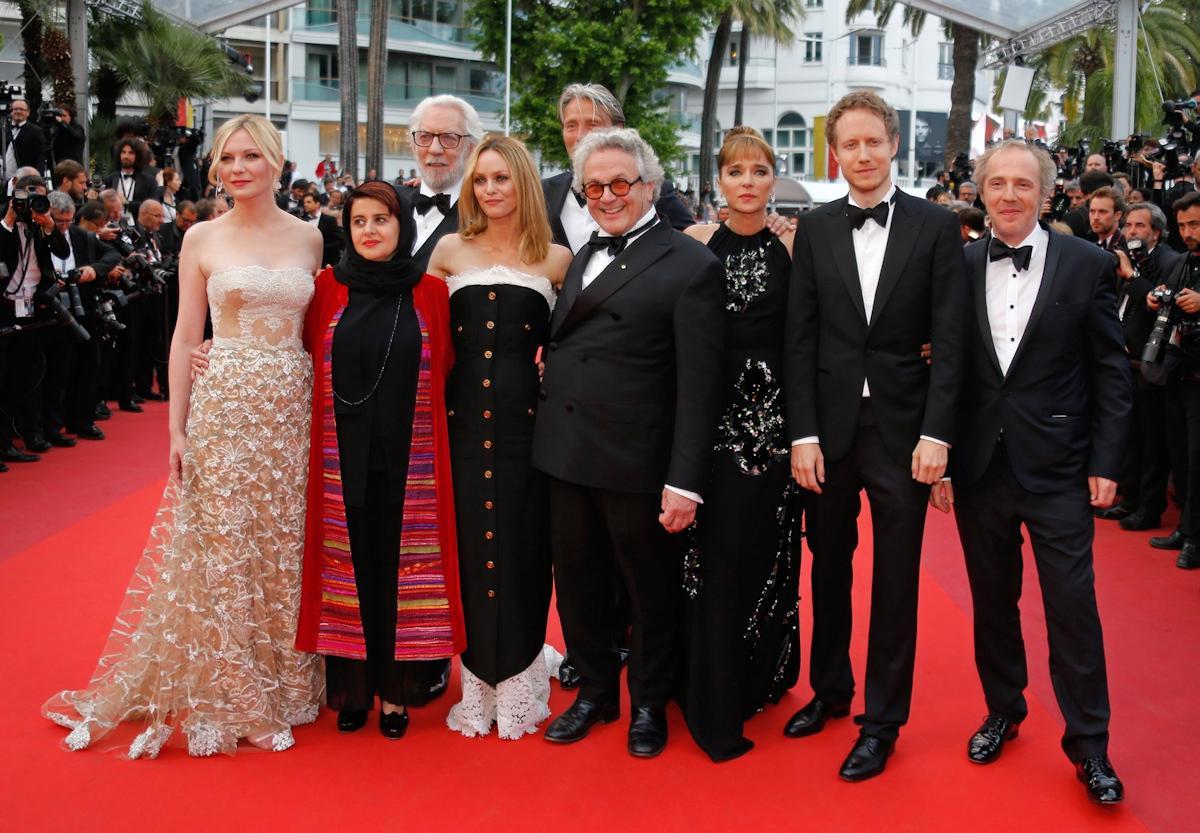 69thCannes_AwardsArrivals038.jpg