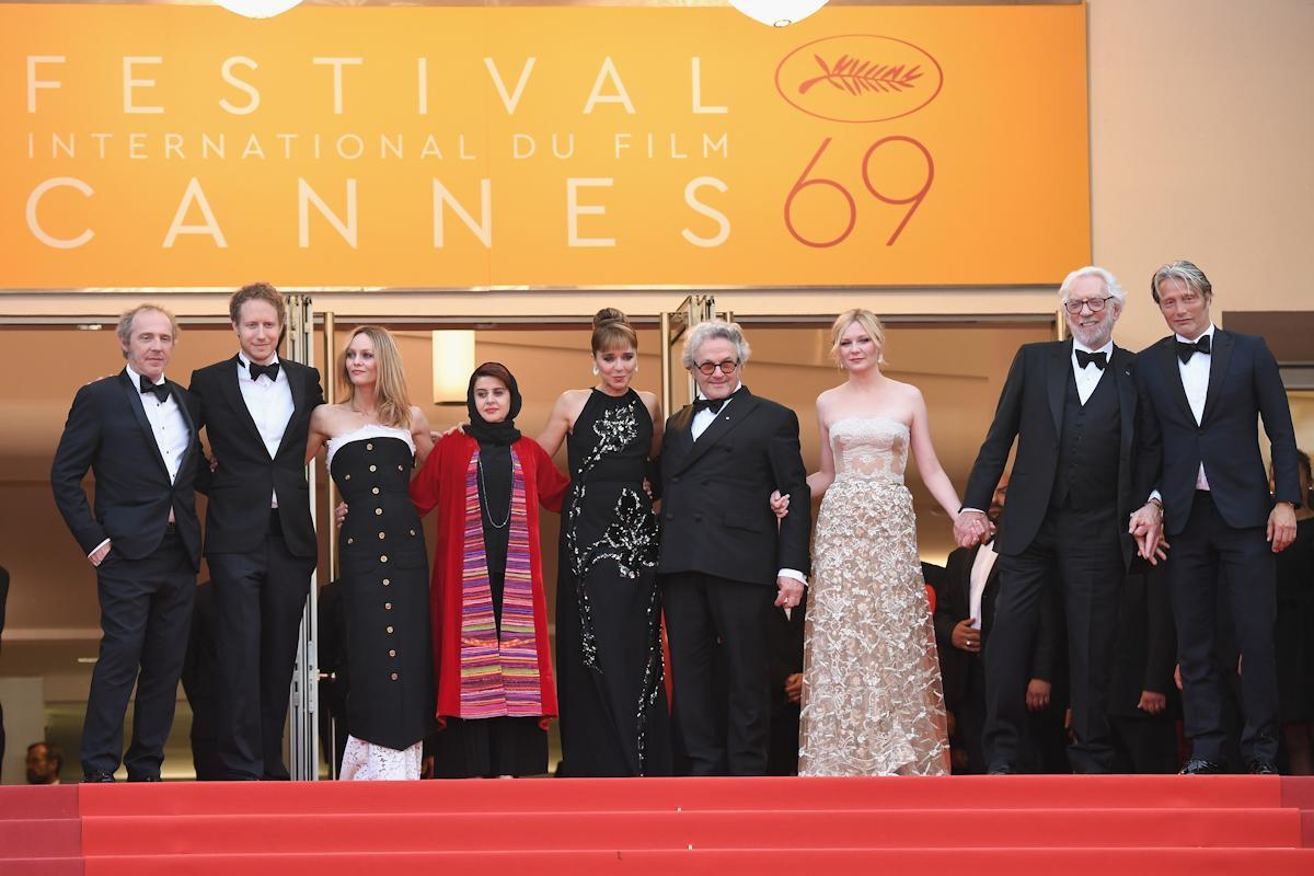 69thCannes_AwardsArrivals058.jpg