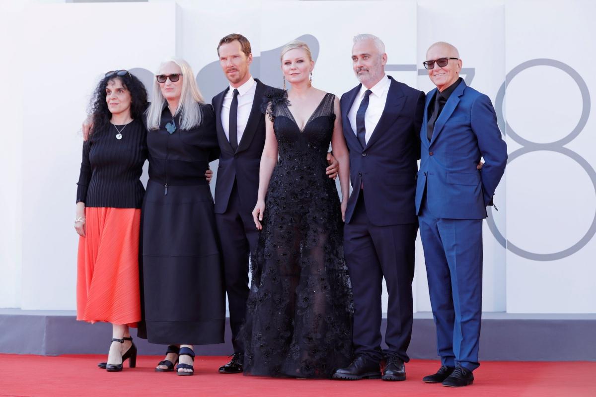 PowerOfTheDog_VenicePremiere07.jpg