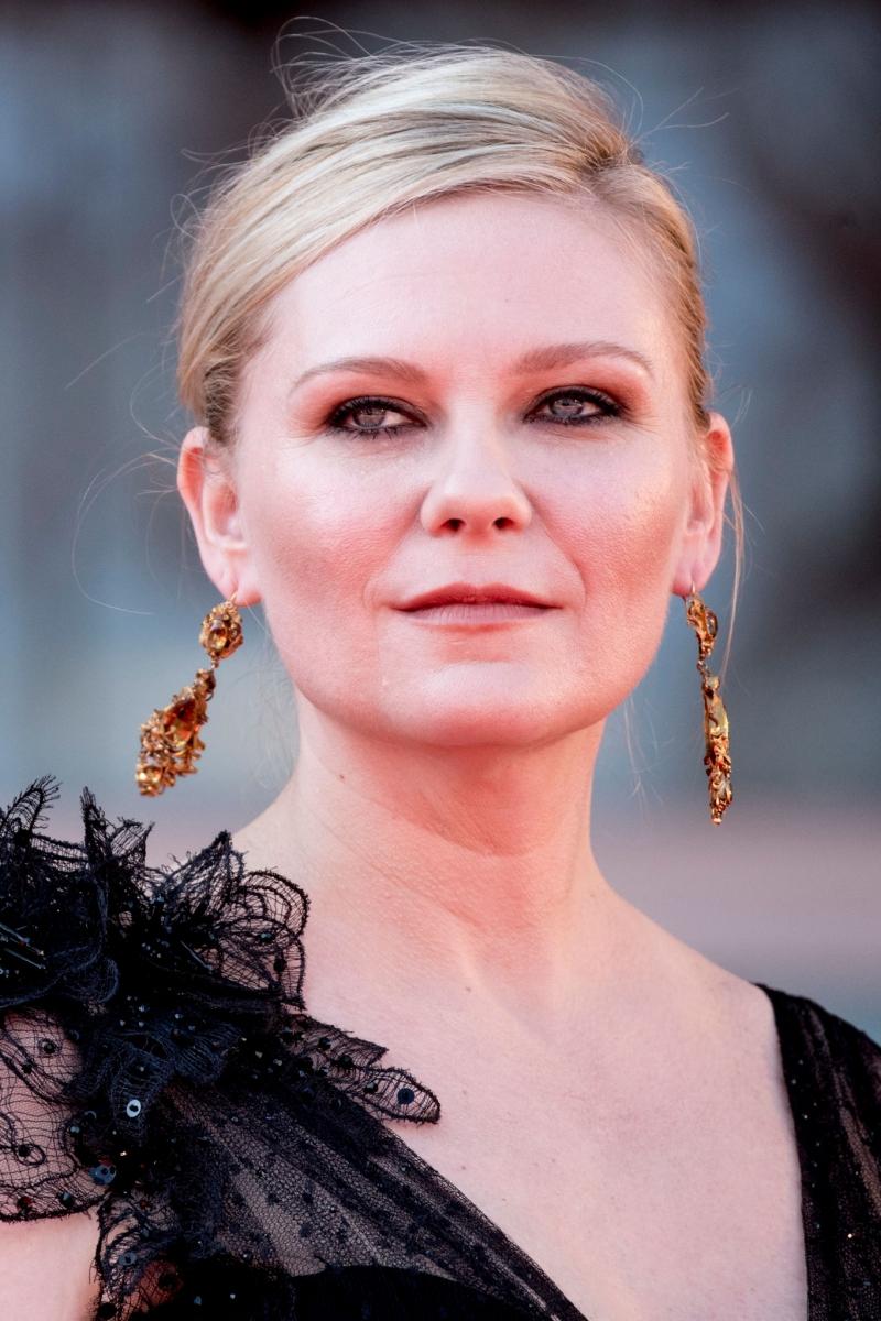 PowerOfTheDog_VenicePremiere09.jpg