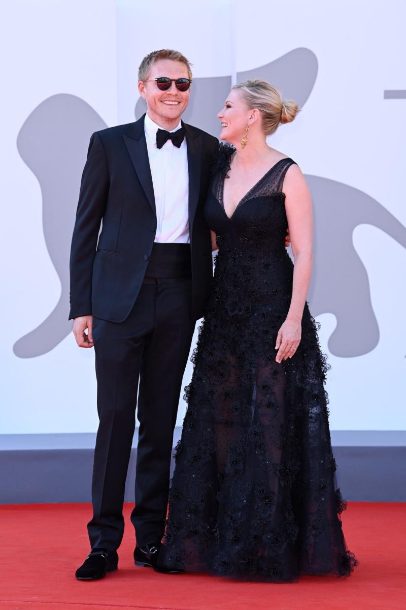 PowerOfTheDog_VenicePremiere18.jpg