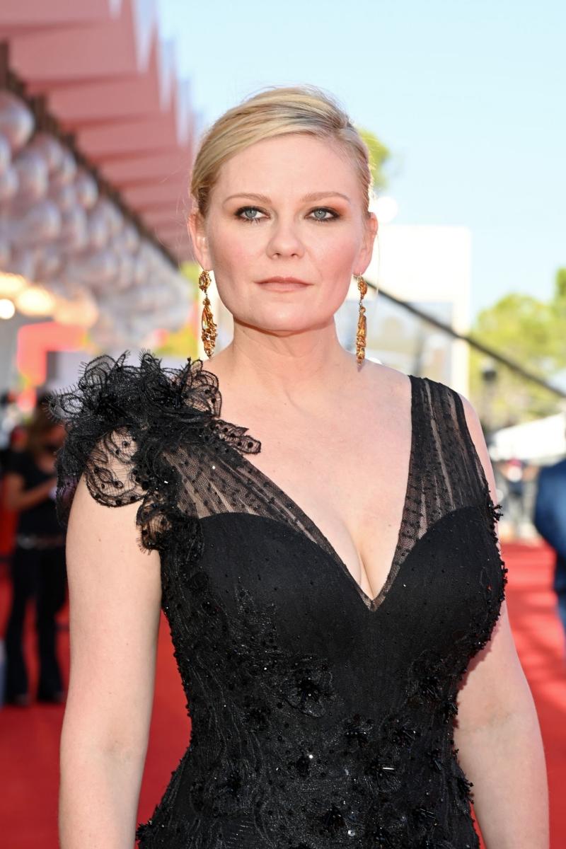 PowerOfTheDog_VenicePremiere24.jpg
