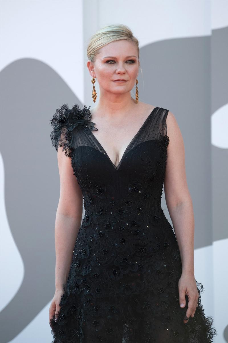 PowerOfTheDog_VenicePremiere75.jpg