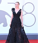 PowerOfTheDog_VenicePremiere02.jpg