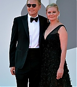PowerOfTheDog_VenicePremiere03.jpg