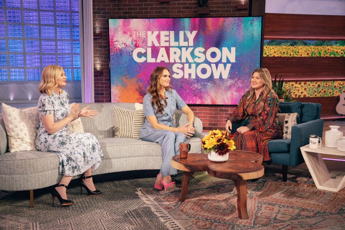 KellyClarkson2021_Promo02.jpg