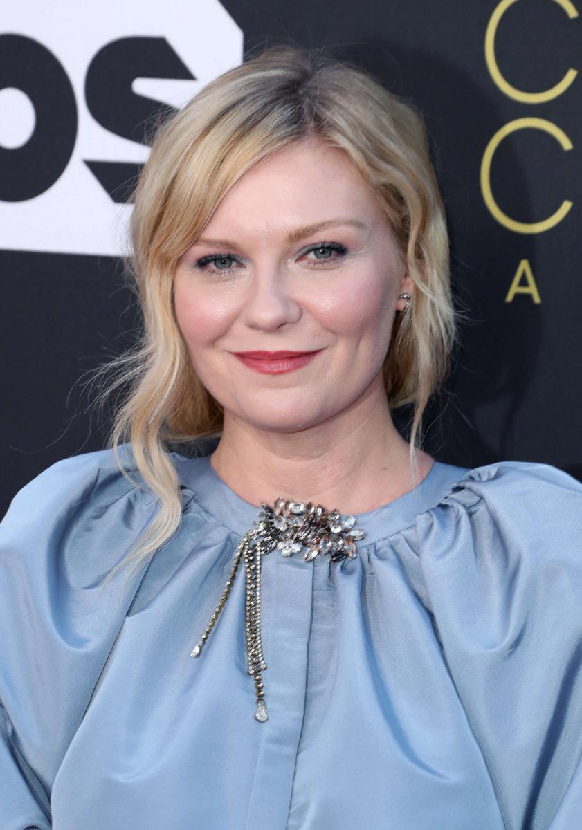 27thCriticsChoice_Arrivals30.jpg