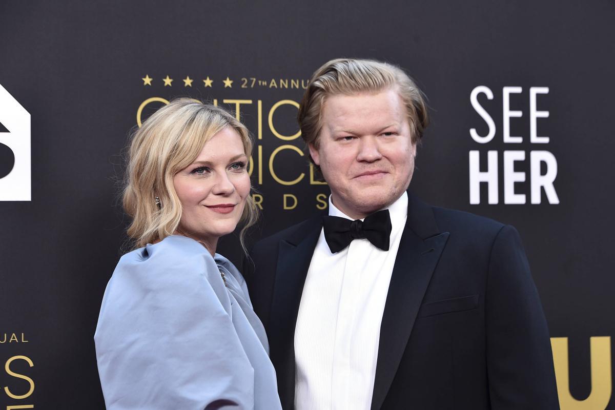 27thCriticsChoice_Arrivals52.jpg