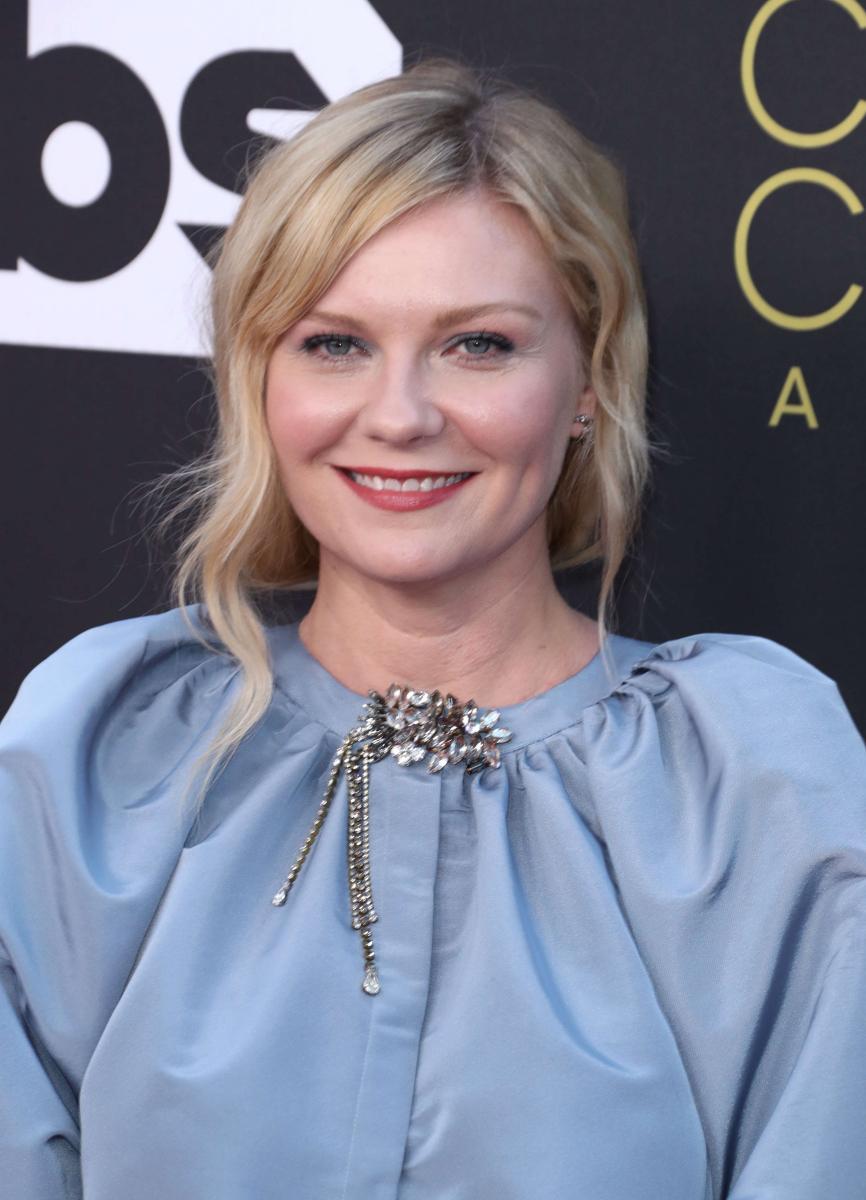 27thCriticsChoice_Arrivals55.jpg
