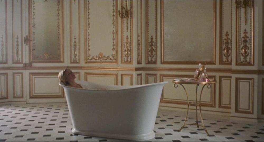 MarieAntoinetteDVD_216.jpg