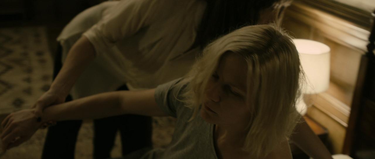 Melancholia_BluRay487.jpg