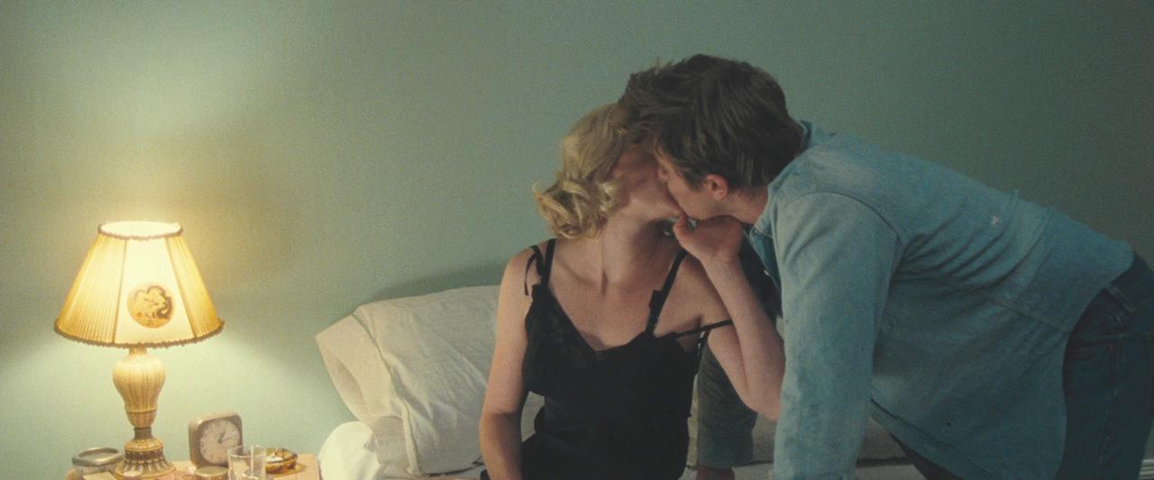 OnTheRoad_BluRay026.jpg