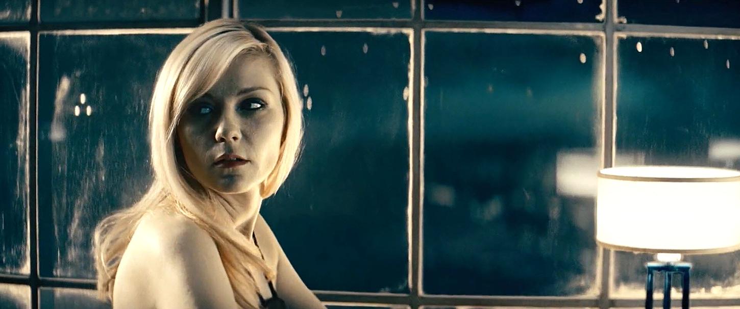 UpsideDown_BluRay088.jpg